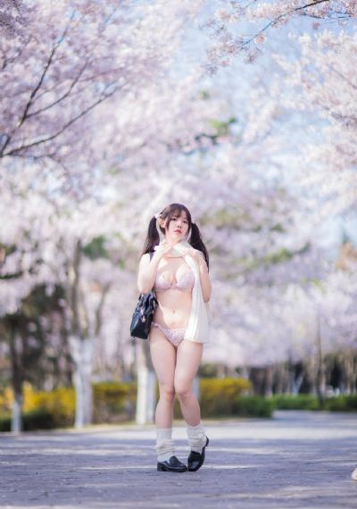 天蚕再变云飞扬83版_BD英语高清视频播放