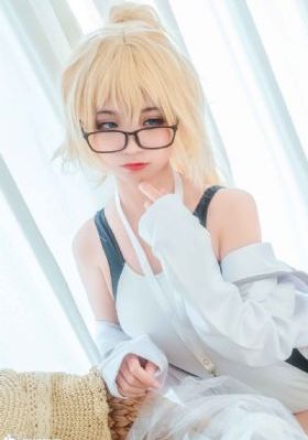 小蜜桃三_国产剧电影完整版在线观看