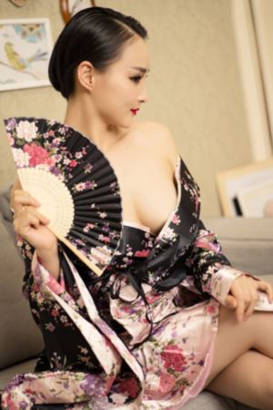 喜欢你的100个女朋友_HD在线观看