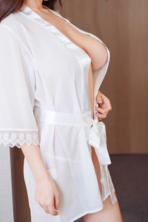 人人艹艹_日韩在线播放专区
