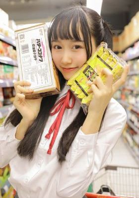 嘉嘉的裤袜_十万网红美女美酱
