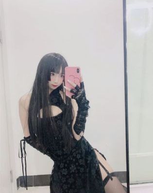 三男一女吃奶添下面视频_神马电影在线观看